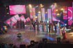 Президент РТ Минтимер Шаймиев подарил цветы всем лауреатам VIII Международного эстрадного фестиваля татарской песни «Татар жыры-2007».